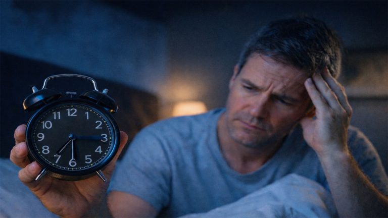 me despierto entre las 3 y 5 de la mañana